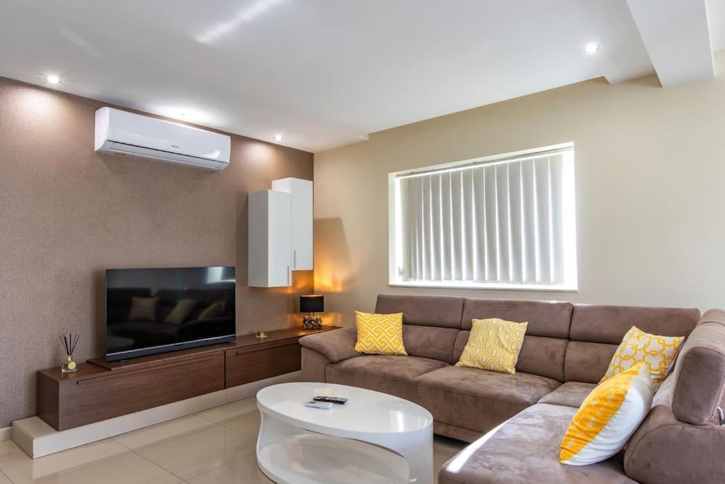 Modern 3 Bedroom Apartment Close To Paceville And Beach Is-Swieqi Exterior photo