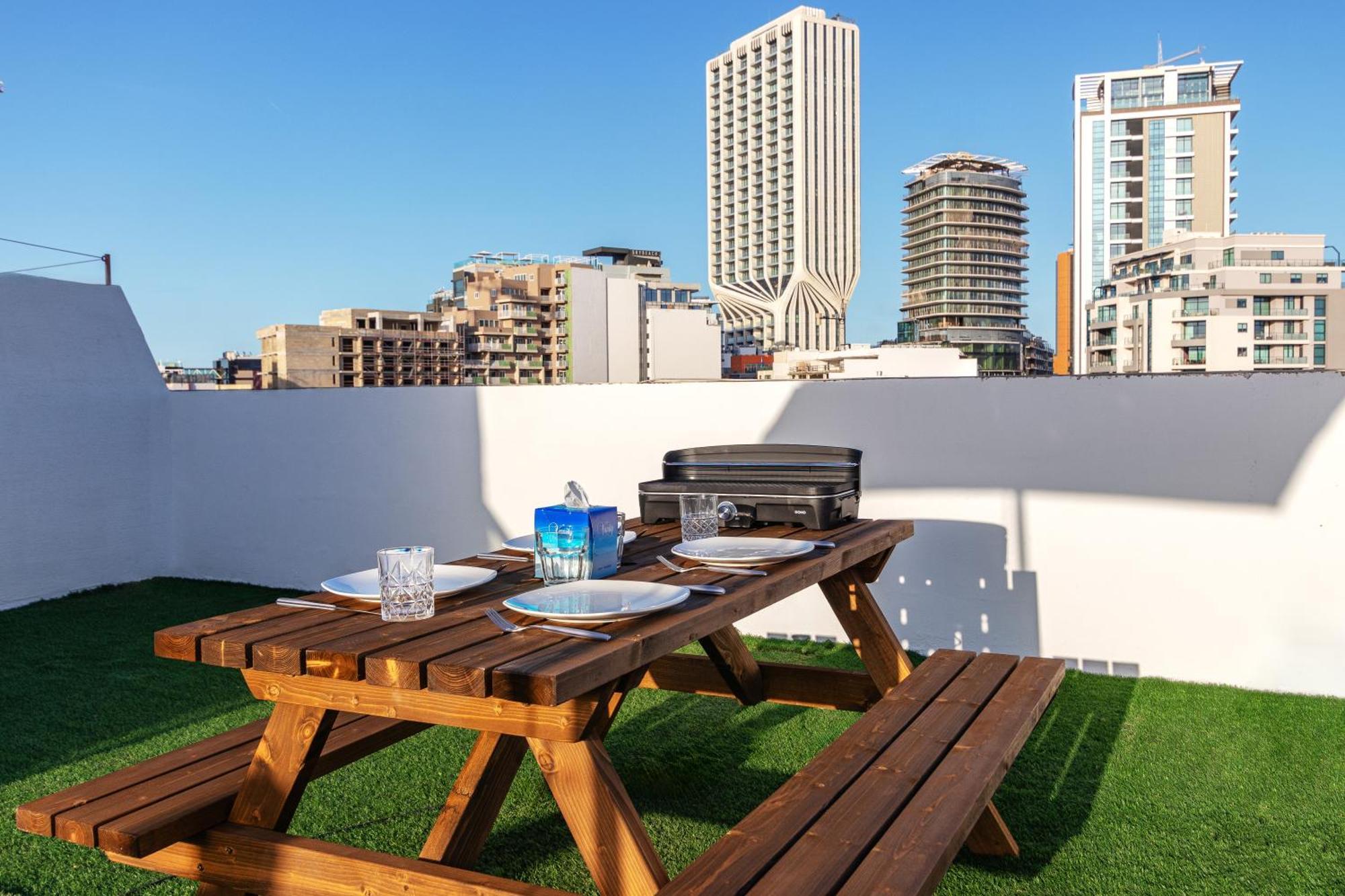 Modern 3 Bedroom Apartment Close To Paceville And Beach Is-Swieqi Exterior photo